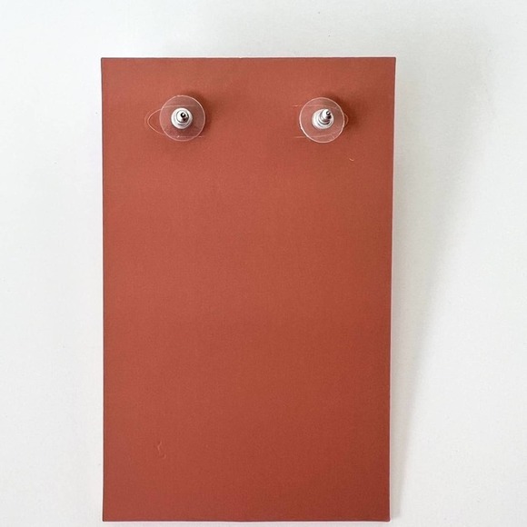 NWT Mignonne Gavigan "Mini Madeline" earrings in Periwinkle Purple - Picture 3 of 3